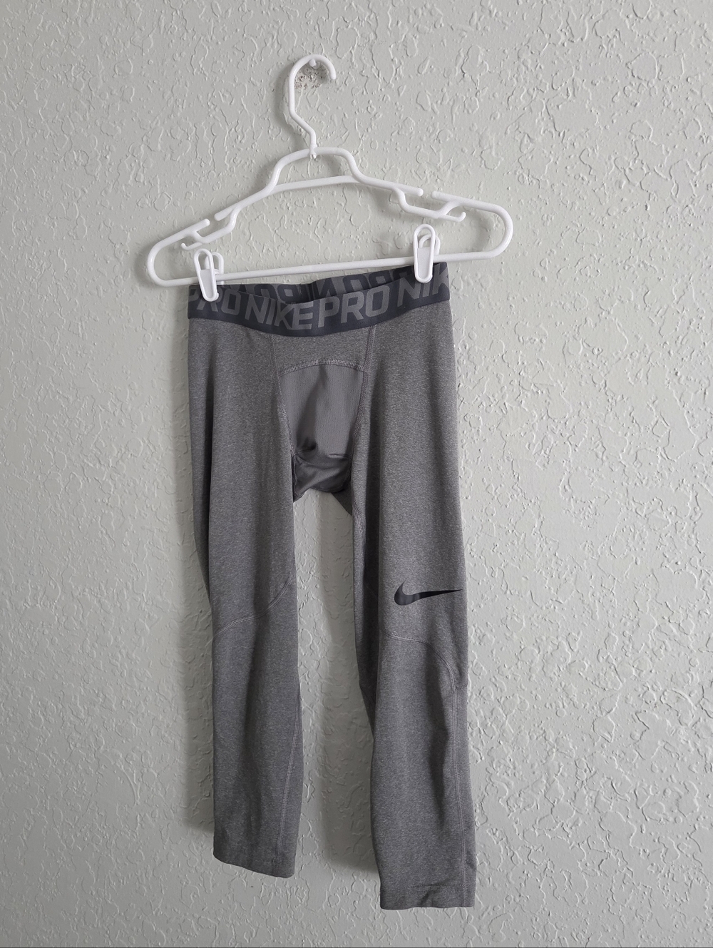 Nike Pro Dri Fit Compression Athletic 3/4 Tights Pants Leggings - Picture 2 of 7